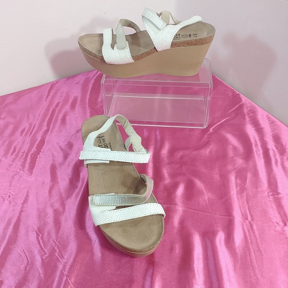 Naot Canaan White/Silver Leather Wedge Sandals 23025 Women’s 8US/39 EUR.